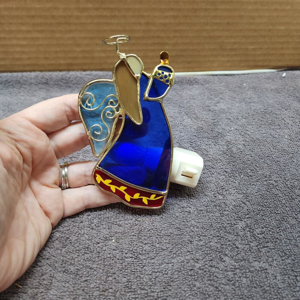 Angel stained glass night light works! U